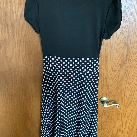 Black and white polka dot dress. - Picture 6 of 6